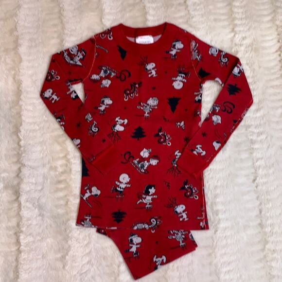 Hanna Andersson red Peanuts Christmas pajamas size 110 or 5 - Picture 1 of 4